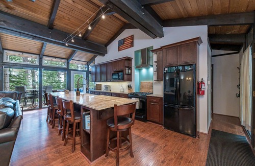 Sunnyside Casa | Cozy Tahoe Cabin, Perfect Location