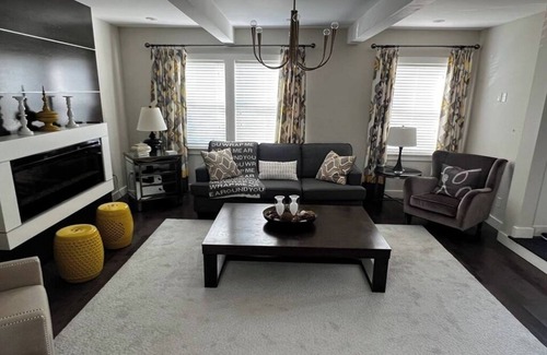 Waterford Valley Apartamento | Cozy taste of luxury & exclusivity near downtown St. John's!