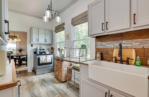 Winchester Casa | Cozy Tennessee Abode w/ Private Hot Tub & Fire Pit