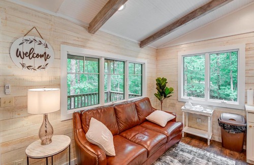 Linden Casa | Cozy Tennessee Retreat with Patio and Charcoal Grill!