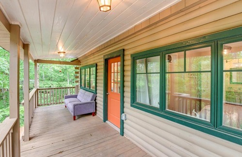 Linden Casa | Cozy Tennessee Retreat with Patio and Charcoal Grill!