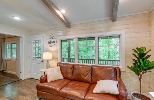 Linden Casa | Cozy Tennessee Retreat with Patio and Charcoal Grill!