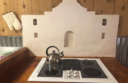 Southside Casa | Cozy Texas-themed bungalow casita. Pet friendly.