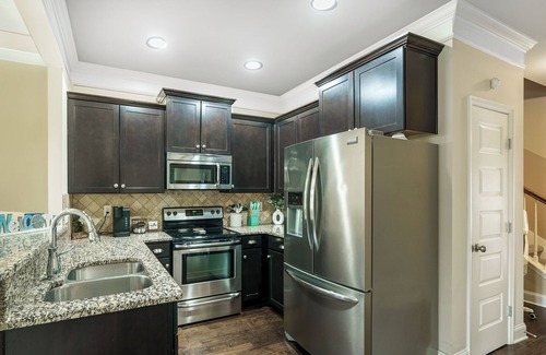 Normal Casa | Cozy three bedroom 7 minutes from MidCity/Orion Amphitheatre