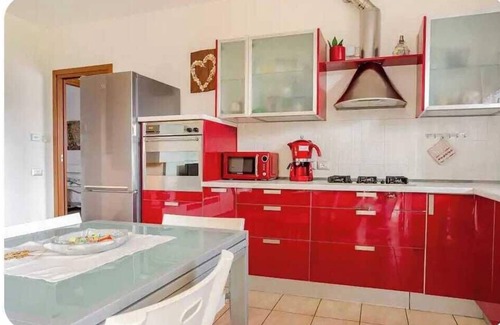 Viserba Apartamento | Tres habitaciones acogedoras habitaciones, terraza-Parcking- WI-FI minutos a pie del mar