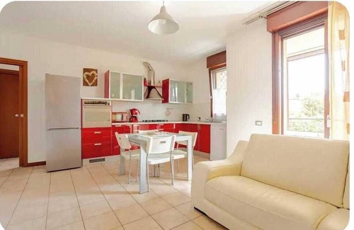 Viserba Apartamento | Tres habitaciones acogedoras habitaciones, terraza-Parcking- WI-FI minutos a pie del mar