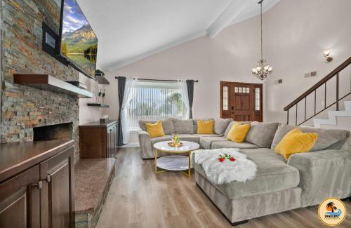 Tierrasanta Casa | Cozy Tierrasanta Escape-4BR, Pool, Firepit, Games!