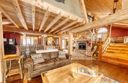 Great Valley Casa | Cozy Timber Frame Home! 5 minutes to Holiday Valley and downtown Ellicottville!