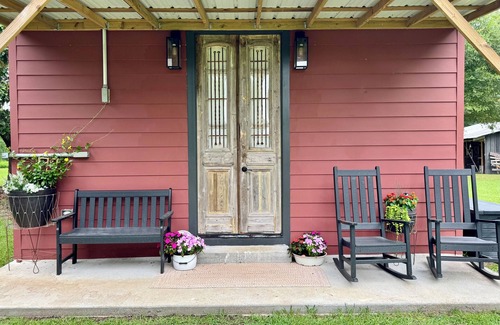 Bogalusa Casa | COZY Tiny Barn House