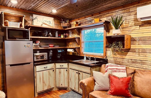 Ringold Cabina | Cozy tiny cabin, kitchenette, private pond for fishing, near lake