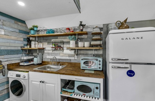 Apopka Casa | Cozy Tiny Cottage Farm House!