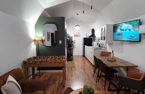 Westside Cabina | Cozy Tiny Home Entire Private Guest House Independent Cabin with Jacuzzi