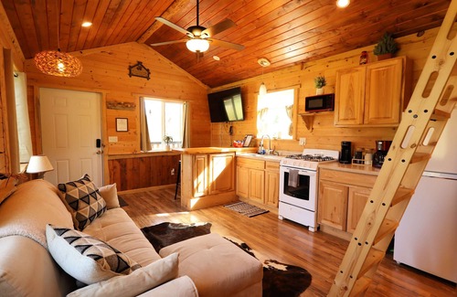 Sandpoint Cabina | Cozy Tiny Home Glamping Experience