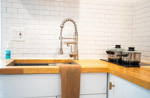 Little Haiti Villa | Cozy Tiny Home - Hidden Gem!
