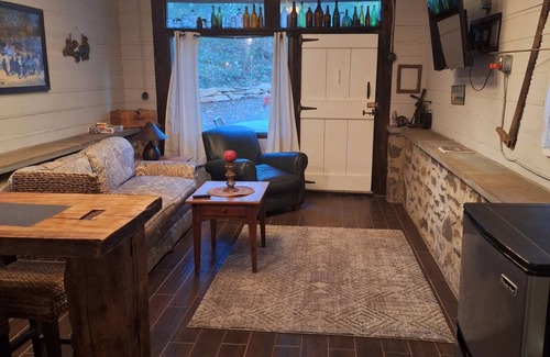 Town of New Castle Cabina | Cozy tiny log cabin on 14 acres
