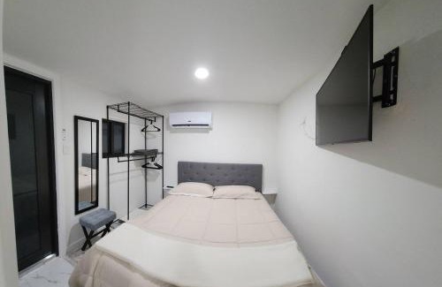 Kendale Lakes Casa | Cozy Tiny private Guesthouse Miami
