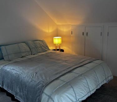 Auckland Cama Y Desayuno | Cozy Top-Floor Stay with Private Bathrooms & Free Parking