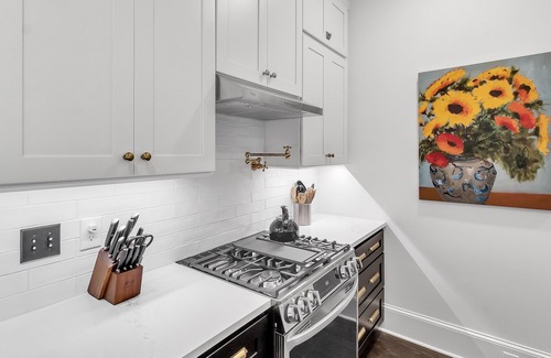 Lake Junaluska Casa | COZY-TOTALLY RENOVATED RETREAT - OVERLOOKING LAKE JUNALUSKA! LET HOPE ABOUND!