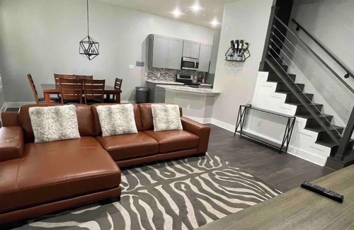 Crownridge of Texas Casa | Cozy town house in a Private Gated Community.