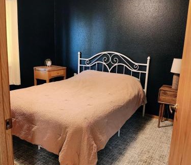 Pinnacles Entrance Badlands Casa | Cozy town house in Wall!