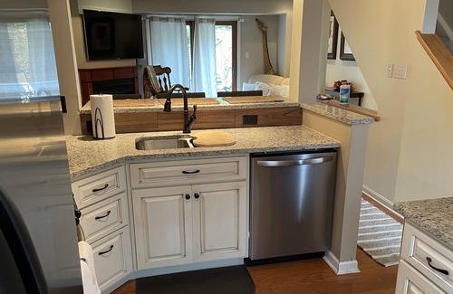 Scott Township Casa | Cozy townhome 5 miles to downtown!