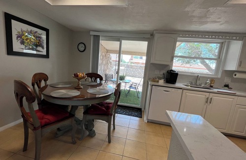 Biggs Field Casa | Cozy Townhome, 5 Min to Airport.