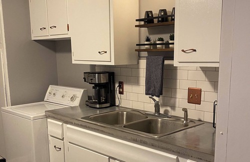 Manhattan Casa | Cozy Townhome close to KSTATE Bill Snyder Family Stadium