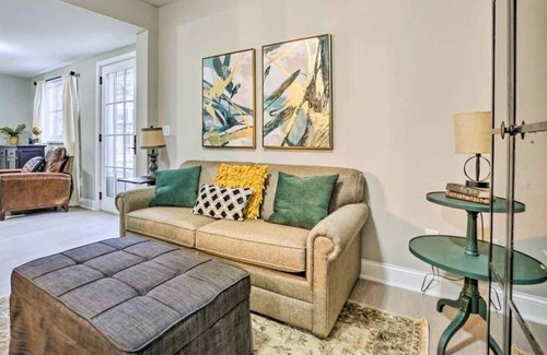 Westerville Casa | Cozy townhome in delightful Westerville, walking distance to Otterbein