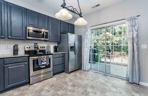 Southwest Raleigh Casa | Cozy Townhome in Peaceful District of Raleigh