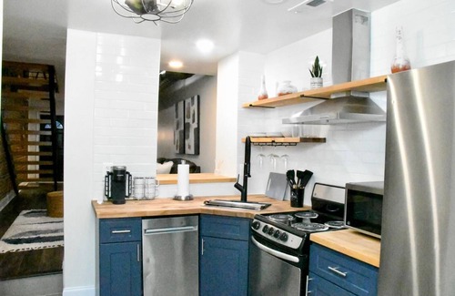 Federal Hill Casa | Cozy townhome located in Baltimore historic Federal Hill