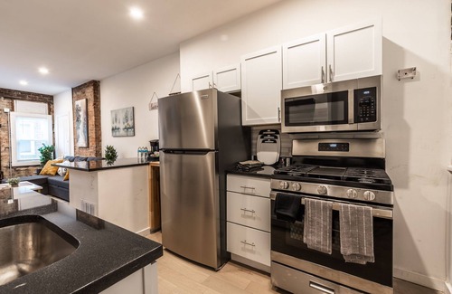 South Side Slopes Casa | ❤️Cozy Townhome on Carey with Private Deck Space ❤️