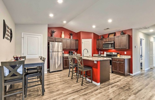 Park City Casa | Cozy Townhome w/ Lake View ~ 10 Mi to Wichita