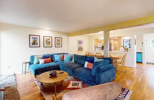 Jackson Hole Casa | Cozy townhome with fireplace, deck, WIFI, mountain views, great location