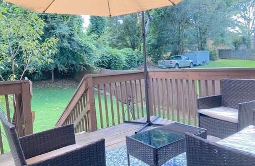 Cartersville Casa | Cozy townhome with TWO KING and ONE QUEEN Beds