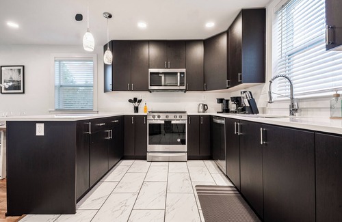 Potomac West Casa | Cozy Townhouse 10 Min from DC