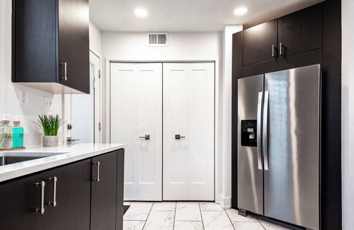 Potomac West Casa | Cozy Townhouse 10 Min from DC