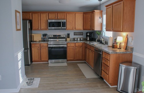 High Point Casa | Cozy Townhouse in High Point