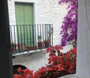 Cadaqués Casa | Cozy Townhouse in the heart of Cadaqués by by JA Coderch