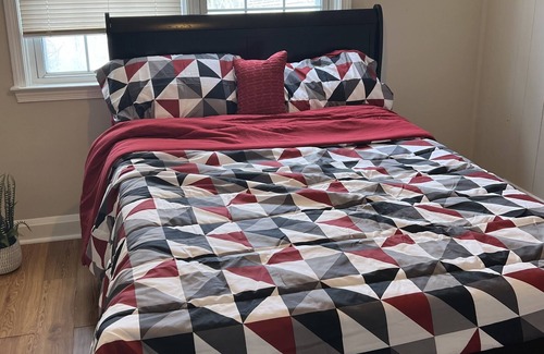 Towson Casa | Cozy Townhouse in Townson