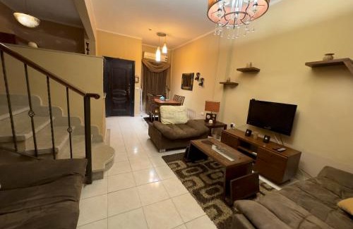 Sheikh Zayed City Chalet De Esquí | Cozy Townhouse, with back yard (98)