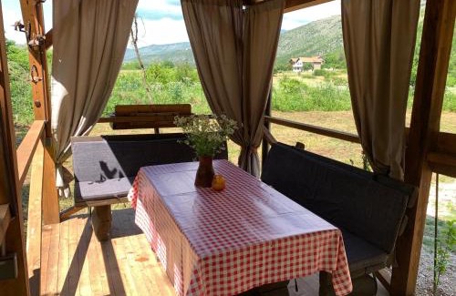 Mostar Otro | Cozy Treehouse with private sand beach