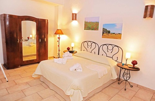 Conversano Otro | Habitación Triple con Vista ala Piscina B&B Diana6
