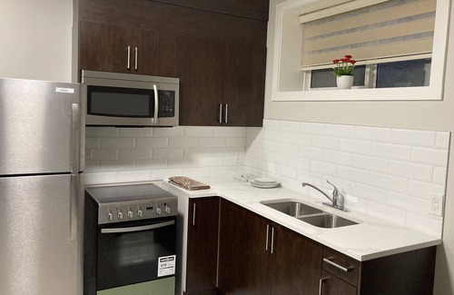 Symons Valley Casa | Cozy Two Bedroom Basement Suite