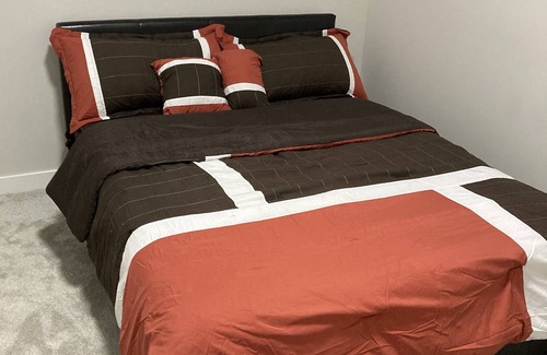 Symons Valley Casa | Cozy Two Bedroom Basement Suite