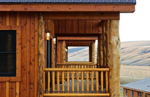 Belt Cabina | Cabaña de dos habitaciones en el rancho privado de Montana - Bear's Den