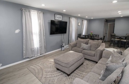 Racine Casa | Cozy two bedroom home in Racine