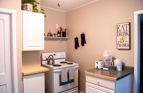 Napoleon Casa | Cozy Two Bedroom Home in Quiet Neighborhood!