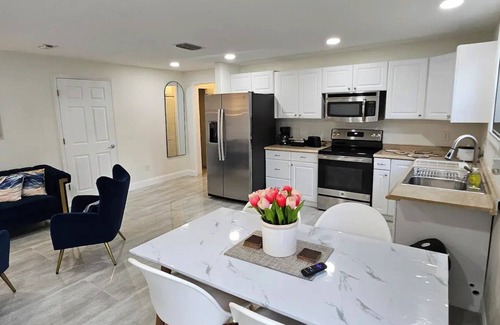 Valrico Apartamento | Cozy Two Bedrooms Apartment in Valrico