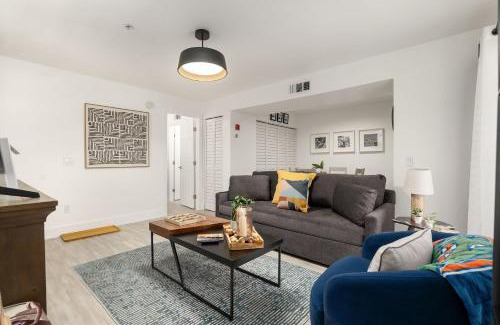Gainesville Apartamento | Cozy UF Condo - Near Shands UF VA on Archer Road !