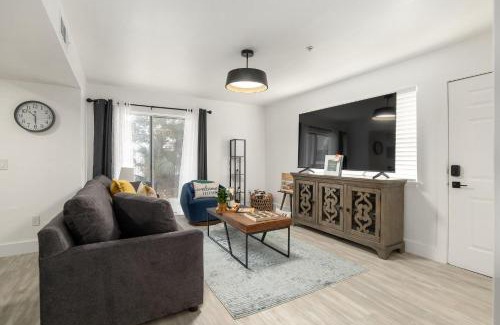 Gainesville Apartamento | Cozy UF Condo - Near Shands UF VA on Archer Road !